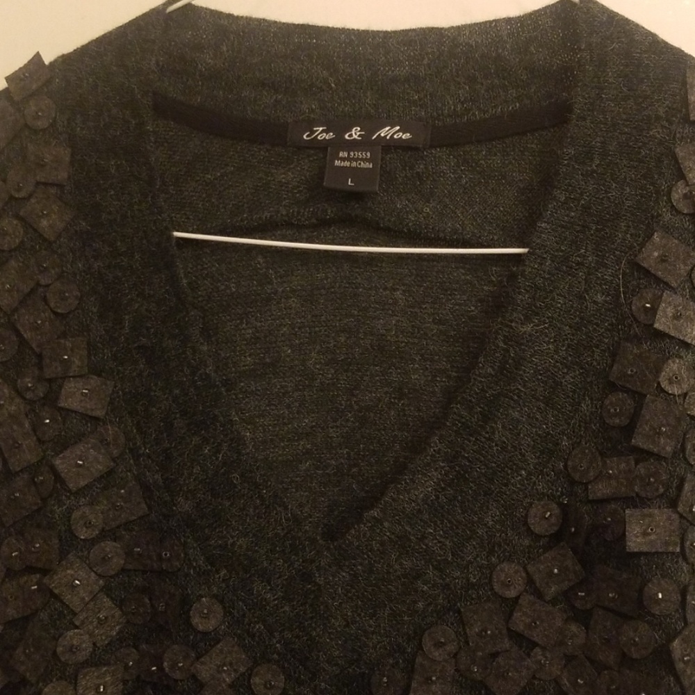 Nwt large dark grey short sleeve vneck sweater - Picture 5 of 6